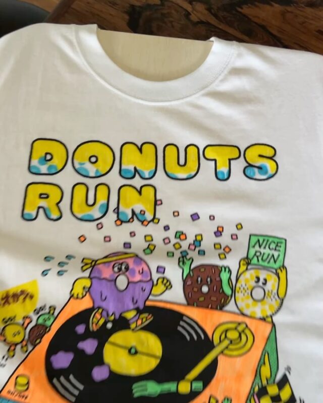 Tシャツ当選しましたー❤️
@misosirugohan のプレゼント企画でDONUTS RUNのTシャツと、@bigpink_printworksさんのTシャツペン3本✨

初の試みでドキドキしながら楽しい時間になりましたー✨
ありがとうございます😊💕
バシバシ着ます❤️

#イトオカシ。#糸島　#DONUTSRUN #BIGPINK #Tシャツ　#DJみそしるとmcごはん